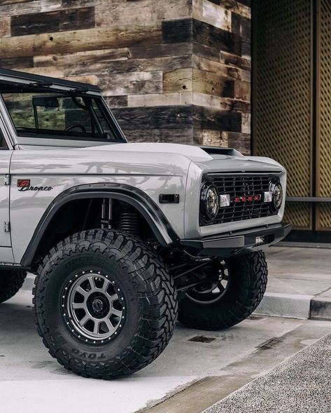 Ford Bronco 1970's, 1970 Ford Bronco, Old Ford Bronco, Old Bronco, New Bronco, 72 Chevy Truck, Hot Rod Pickup, Classic Bronco, Early Bronco