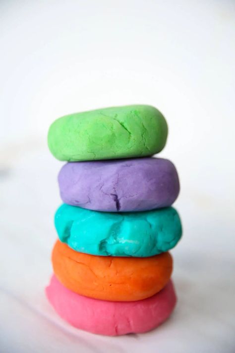 Kool Aid Play Dough Recipe, Koolaid Playdough, Gluten Free Playdough, Best Playdough Recipe, Easy Homemade Playdough Recipe, Homemade Playdough Recipe, Diy Bird Bath, Diy Air Freshener, Playdough Recipe