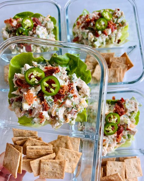 Jalapeño Popper Chicken Salad Jalapeno Popper Chicken Salad, High Protein Chicken Salad, Popper Chicken, Jalapeno Popper Chicken, Jalapeno Chicken, Jalapeno Popper, Prepped Lunches, Easy Lunch Recipes, Meal Prep Bowls