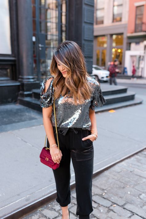 Shimmer Top Outfit, Black Sequin Top Outfit, Black Velvet Pants Outfit, Sequin Shirt Outfit, Nye Outfit Ideas, Sequins Top Outfit, Womens Holiday Fashion, Holiday Outfit Inspiration, New Years Eve Outfit