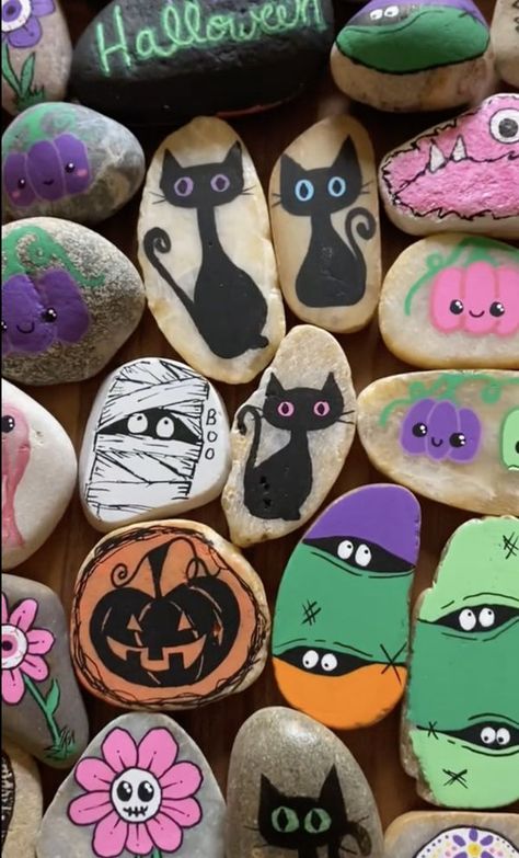 painting rocks! | Halloween rocks are my FAVORITE | Facebook Cat Rock Painting, Halloween Painted Rocks, Shell Ideas, Moon Rocks, Diy Rock Art, Halloween Rocks, Seashell Painting, Moon Rock, Rock Painting Patterns