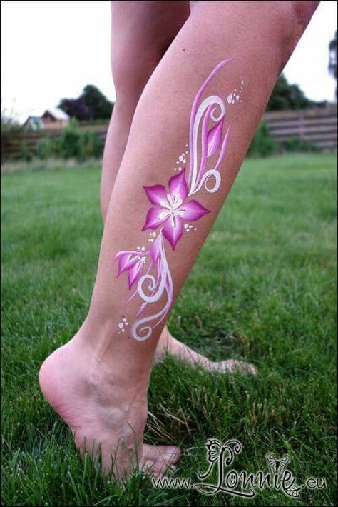 Arm Paint Ideas, Face Painting Flowers, Adult Face Painting, Girl Face Painting, Face Painting Tutorials, Arm Painting, Leg Painting, Festival Face, Face Paints