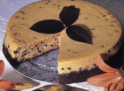 Try this Chocolate Chip Pumpkin Cheesecake recipe, made with HERSHEY'S products. Enjoyable baking recipes from HERSHEY'S Kitchens. Bake today. Pumpkin Cheesecake Recipes, Mocha Chocolate, Chocolate Chip Cheesecake, Pumpkin Chocolate Chip, Holiday Favorite Recipes, Favorite Dessert Recipes, Pumpkin Chocolate Chips, Köstliche Desserts, Pumpkin Chocolate