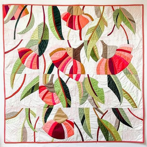 10 Simple Steps to a Piecework Quilt — Ruth de Vos: Art Australian Quilt Patterns, Piecework Quilt, Poppy Template, Rose Quilts, Quilt Wall Art, Eucalyptus Flowers, Australian Eucalyptus, Quilt Instructions, Flowering Gum