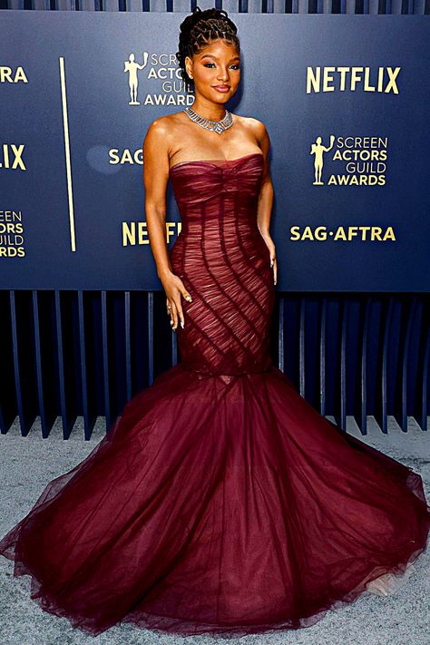 HALLE BAILEY 30th Annual Screen Actors Guild Awards | February 24, 2024 Halle Bailey Red Carpet, Halle Bailey Instagram, Halle Bailey Outfits, Halle Bailey Style, Halle Bailey Aesthetic, Hailey Bailey, Bailey Aesthetic, Chloe And Halle, Chloe Bailey