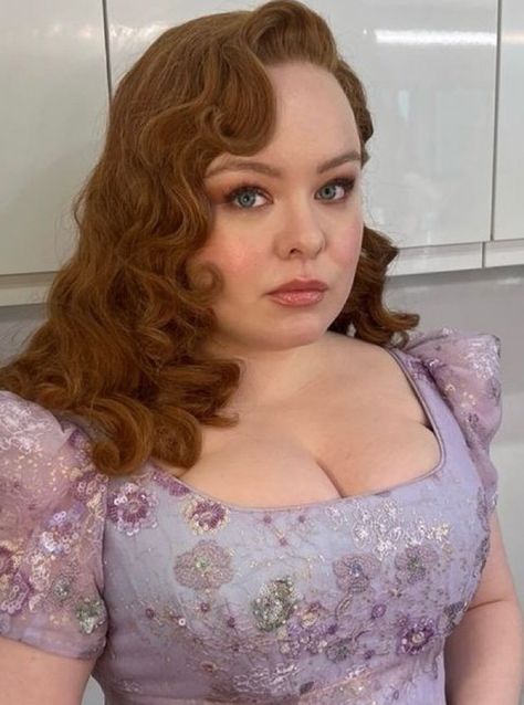 Penelope Featherington, Welcome New Members, Nicola Coughlan, Plus Size Art, Art Outfit, Henna Hair, Costume Drama, Aesthetic Outfits, 2023 2024