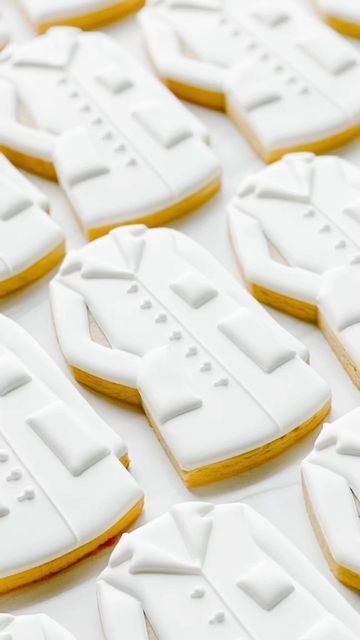 Medical Cookies, Doctor Cake, White Coats, Sugar Cookie Designs, Spice Cookies, Instagram White, Cookie Icing, White Coat, Night Owl