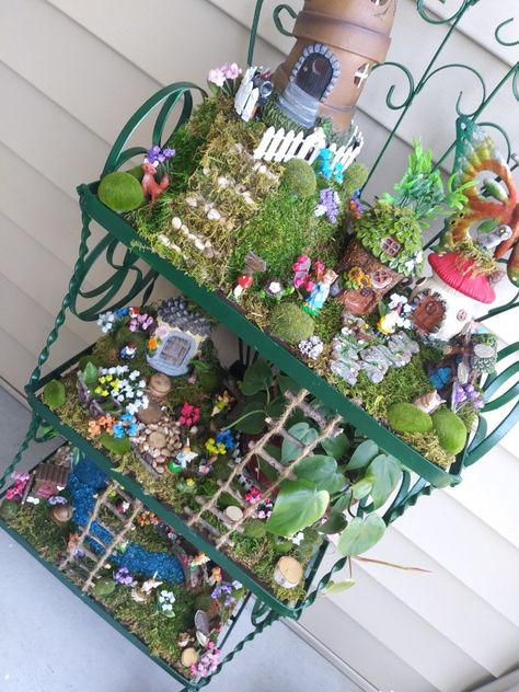 Latest Garden ideas 2024 - Mini Fairy Garden 2024 Fairy Garden Box, Kids Fairy Garden, Fairy Garden Pots, Indoor Fairy Gardens, Fairy Garden Designs, Fairy Garden Crafts, Faeries Gardens, Mini Fairy Garden, Hippie Chick