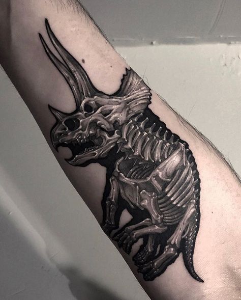 Triceratops Skeleton, Old School Tattoo Sleeve, Jurassic World Wallpaper, Dinosaur Tattoos, Skeleton Tattoos, E Tattoo, Time Tattoos, Dope Tattoos, Old School Tattoo