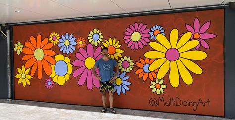 Graffiti Flowers Easy, Graffiti Art Flowers, Flower Graffiti Art, Flower Murals, Flower Graffiti, Spray Paint Flowers, Flower Wall Painting, Recycled Window, Quilling Flower Designs