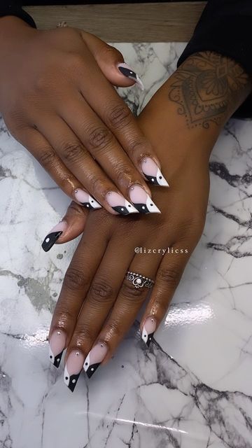 Raleigh/Durham Nail Tech 📍 on Instagram: "Ying Yang ☯️ but on lipstick shape 😮‍💨 #fyp #nails #explorepage #lipsticknails #yingyangnails" White Ying Yang Nails, Lipstick Nails Shape, Ying Yang Nails, Ying And Yang, Nails Shape, Lipstick Nails, Ying Yang, Durham, Nail Tech