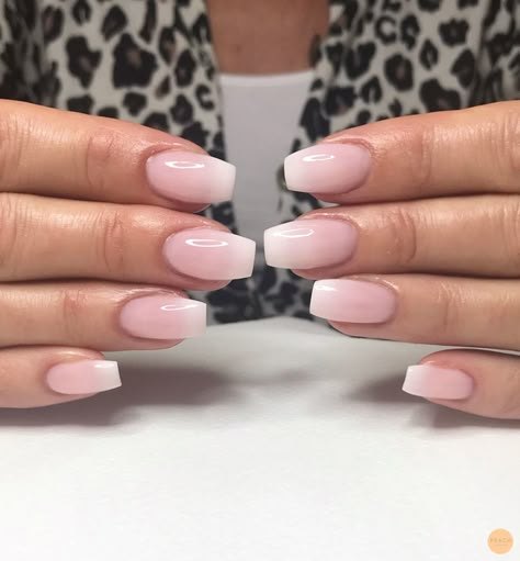 French fade naglar - Peach Stockholm Nail Polish Ideas Easy, French Fade Nails, Glitter French Nails, Faded Nails, French Fade, Tammy Taylor, Acrylic Sculpture, Star Nail, Nude Nail Designs