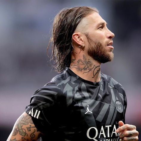 Beard Cut Style, Ramos Haircut, Beard Cuts, Undercut Long Hair, Long Hair Ideas, Ghost Photography, Haircut Long, Football Photos, Men Sport