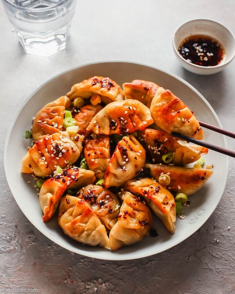 Veggie gyoza (dumplings) Veggie Gyoza, Veggie Dumplings, Plantbased Recipes, Recipe Ingredients, Vegan Dinner, Plain Flour, Vegan Dinner Recipes, Delicious Vegan Recipes, Food Obsession