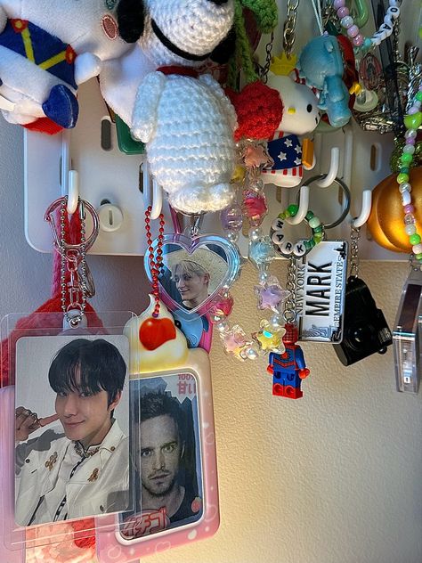 jungwoo and jesse besties fr Desk Idea, Otaku Room, Cool Car Accessories, Candle Aesthetic, Room Desk, Maximalism, Aesthetic Painting, Pretty Photos, Bracelet Crafts