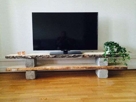 Tv-bänk Table For 12, Diy Tv Stand, Entertainment Center Decor, Diy Tv, Cinder Block, Tv Furniture, Malmo, Diy Furniture Projects, Concrete Diy