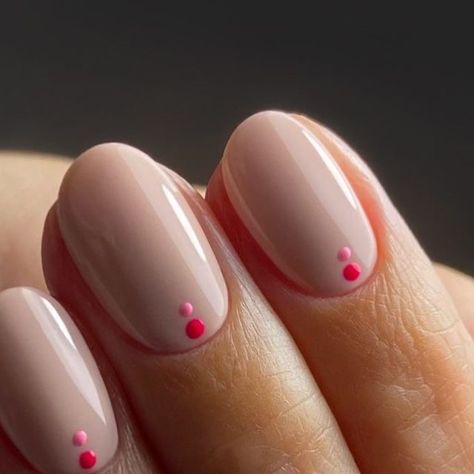 Pink Minimal Nail Art, Short Nail Art Neutral, Simple Dots Nails, Minimal Design Nail Art, Nails With Two Dots, Subtle Short Nail Designs, Single Dot Nail Art, Simple Nail Designs Regular Polish, Short Dot Nails