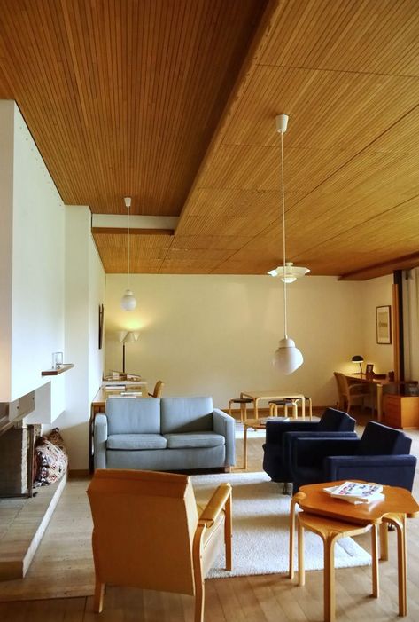 Alvar Aalto Interior, Alvar Aalto House, Modern Style Furniture, Design Del Prodotto, Mid Century House, Interior Furniture, 인테리어 디자인, Interior Spaces, Home Living Room