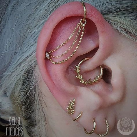 Imdustrial Piercing Chain, Ear Piercings With Chain, Piercing Chain Ear, Opal Ear Stack, Cool Industrial Piercing Jewelry, Earrings With Chains, Themed Ear Piercings, Chain Ear Piercings, Ear Piercing Ideas Industrial