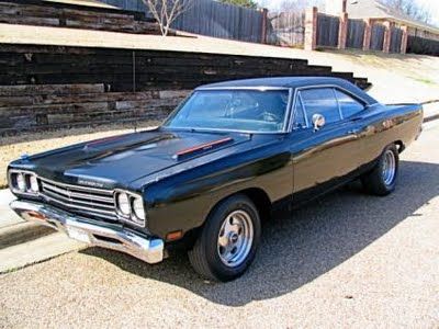 1969 Road runner - if i was a millionaire id track down my dads old one 1969 Plymouth Roadrunner, Plymouth Road Runner, Mopar Cars, Mopar Muscle Cars, Plymouth Roadrunner, Vintage Vehicles, Mopar Muscle, Mustang Cars, Rat Rods