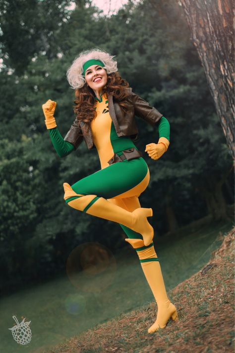 Rogue cosplay from X-Men Rouge Cosplay X Men, Rogue X Men, Modern Rockabilly, Rogue Cosplay, Halloween Duo, Xmen Cosplay, Marvel Rogue, Cosplay Ideas Women, Halloween Duos