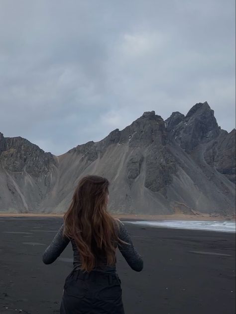 Iceland Inspo Pics, Iceland Aesthetic Summer, Iceland Aesthetic Winter, Reykjavik Aesthetic, Iceland Photo Ideas, Höfn Iceland, Vestrahorn Iceland, Hofn Iceland, Iceland Photoshoot