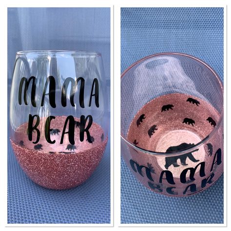 Peekaboo Wine Glasses Ideas, Peekaboo Wine Glasses Diy, Stemless Wine Glasses Diy, Peekaboo Wine Glasses, Diy Wine Decor, Wine Glasses Diy, Glitter Wine Glasses Diy, Cup Business, Cricut Cups