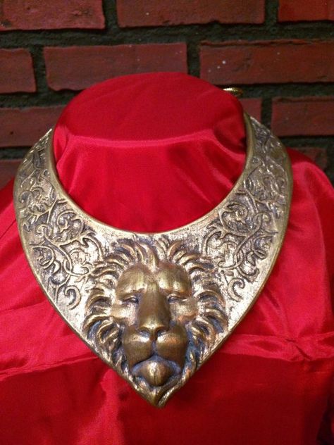 Cersei Lannister inspired GOT season 3 lion choker necklace cosplay, PLA plastic print, Lion of Lann Cersei Lannister Jewelry, Cersei Lannister Costume, Cersei Lannister Cosplay, Game Of Thrones Outfits, Got Costumes, Game Of Thrones Costumes, Lion Necklace, Cersei Lannister, Halloween Costume Accessories