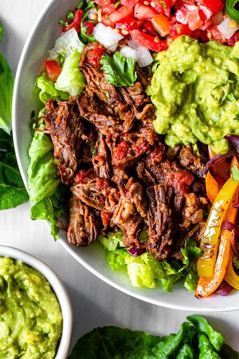 Beef Burrito Bowl, Beef Burrito, Lime Vinaigrette, Burrito Bowls, Healthy Slow Cooker, Slow Cooker Recipes Healthy, Burrito Bowl, Bowl Recipe, Fresh Veggies