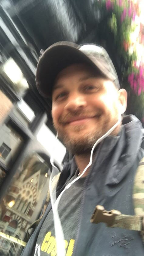 Eddie Brock, Edward Thomas Hardy, Thomas Hardy, 9k Followers, Photo Blog, Raise Money, Tom Hardy, Venom, I Love Him