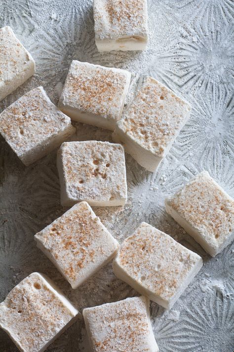 Recipe: Eggnog Marshmallows — Gift Recipes from The Kitchn Eggnog Marshmallows, Fudge Caramel, Homemade Food Gifts, Recipes With Marshmallows, Homemade Marshmallows, Gluten Free Treats, Edible Gifts, Homemade Vanilla, How To Make Cookies