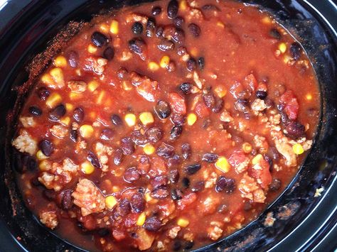 Slow Cooker Turkey and Black Bean Chili Turkey Black Bean Chili, Slow Cooker Turkey Chili, Quinoa Chili, Slow Cooker Freezer Meals, Freezer Meal Planning, Black Bean Chili, Chili Recipe Crockpot, Slow Cooker Turkey, Crockpot Chili