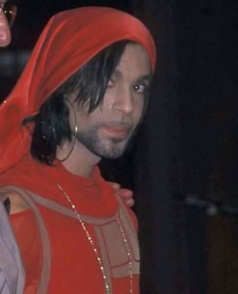 Since Prince's passing SO MANY new, unseen photos!!!! Post them here!!! Princes Fashion, Prince And Mayte, Pete Burns, Prince Musician, Prince Tribute, The Artist Prince, Pictures Of Prince, Rip Prince, Photos Of Prince