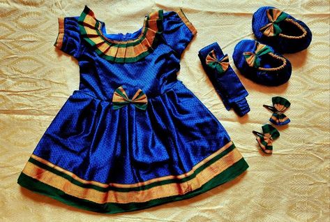 Khan Frock Design, Khan Dress For Baby Girl, Traditional Frocks For Baby Girl, Frocks Traditional, Paithani Dress, Modern Party Wear, Pattu Pavada, Baby Fancy Dress, Kids Party Wear Dresses