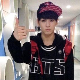 Jungkook Middle Finger, Bts Lockscreen, Jeon Jungkook, Bangtan Sonyeondan, Human, On Twitter, Twitter