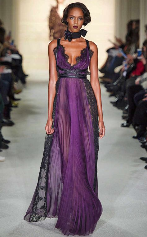 Fall 2015 from Best Red Carpet Gowns Ever, Thanks to Marchesa  A dreamy purple dress from the Marchesa Spring 2016 fashion show. Marchesa Fashion, Marchesa Spring, Baby Blue Dresses, Runway Outfits, Red Carpet Gowns, Red Floral Dress, Feminine Dress, Marchesa, Purple Fashion