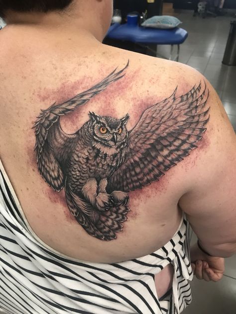 Owl Flying Tattoo, Owl Shoulder Tattoo, Owl Tattoo Back, Owl Tattoo Chest, Tattoo Chart, Realistic Owl Tattoo, Owl Tattoo Drawings, Persian Tattoo, Private Tattoos