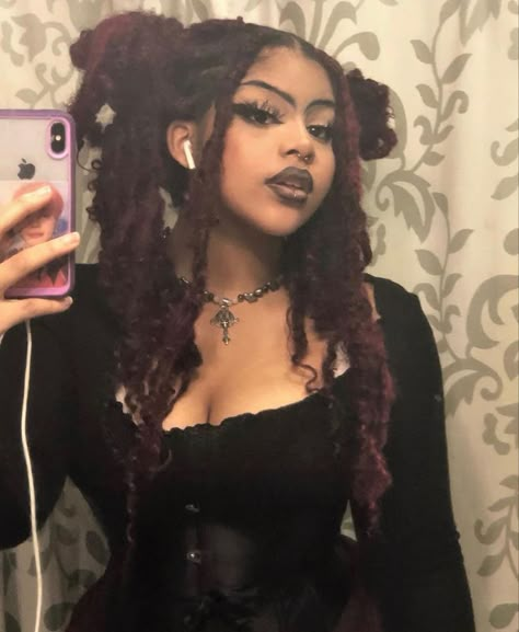 Crybery2k Outfits, Alt Hairstyles For Black Women, Goth Hairstyles Black Women, Black Alt People, Black Goth Hairstyles, Alternative Black Hairstyles, Black Goth Women, Black Goth Hair, Black Alt Hairstyles