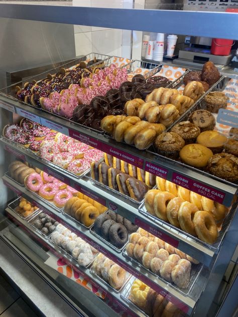 Dunkin Donuts Food, Donuts Glazed, Cheetos Puffs, Bakery Design Interior, Chocolate Glazed Donuts, Glazed Donut, Bakery Design, Chocolate Donuts, Chocolate Glaze