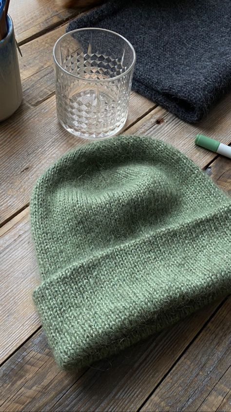 Beanie Aesthetic, Rib Knit Hat, Hat Aesthetic, City Aesthetic, Knit Fashion, Winter Knits, Knit Hat, Knit Beanie, Knitting Projects