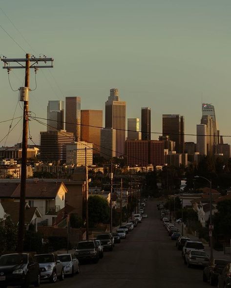 City Of Angels Aesthetic, East Los Angeles Aesthetic, Los Angeles 80s, Los Angeles Buildings, Los Angeles Cityscape, Los Angeles Aesthetic, Oakland California, Los Angeles Usa, California Love