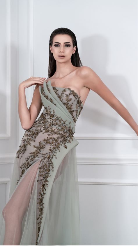 Simple Haute Couture Dresses, Luxury Dress Glamour Haute Couture, Haute Couture Cocktail Dress, High Fashion Gowns Couture, Dramatic Gowns Haute Couture, Extravagant Dresses Haute Couture, Green Haute Couture, Couture Dresses Gowns, Haute Couture Embroidery