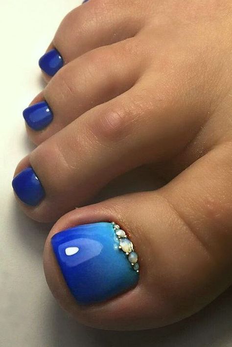 Pretty Toe Nail Designs for Your Beach Vacation ★ See more: http://glaminati.com/toe-nail-designs-beach/ Pedicure Designs Toenails, Unghie Nail Art, Toe Nail Color, Pretty Toe Nails, Valentine Nails, Summer Toe Nails, Cute Toe Nails, Pedicure Designs, Toe Nail Designs