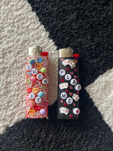 Diy Craft For Adults, Decorate Lighters Diy, Crafting Ideas Aesthetic, Decorating Lighters Diy, Diy Lighter Decor, Badazzel Lighters, Cute Lighters Diy, Fun Arts And Crafts For Teens, Art To Make And Sell