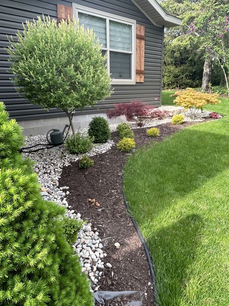 Simple Clean Landscaping, Clean Front Yard Landscaping, Balanced Front Yard Landscaping, Simple Clean Front Yard Landscaping, Garden Spheres, Remodeling Mobile Homes, Front Landscaping, Yard Project, Mobile Home