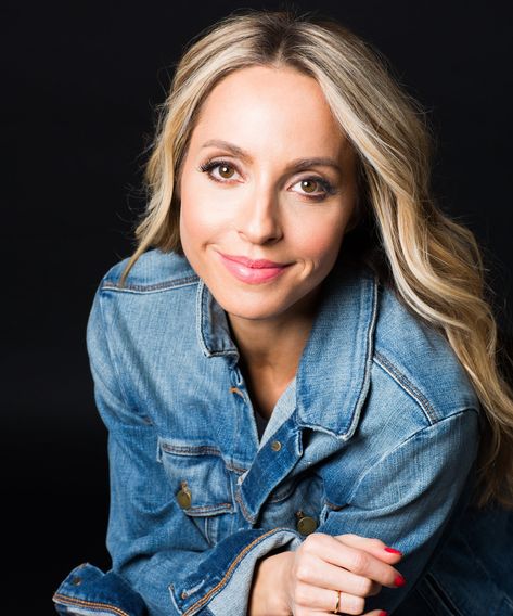 Gabby Bernstein: My Faith In The Universe Helped Me Manifest My Son #refinery29 https://www.refinery29.com/en-us/gabrielle-bernstein-fertility-meditation Empowered Photoshoot, Coaching Headshots, Branding Pictures, Fertility Meditation, Gabby Bernstein, Healthier Relationship, Gabrielle Bernstein, Branding Headshots, Work Photos