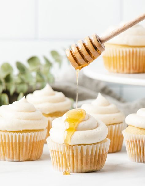 Honey Cake Cupcakes, Sweet And Savory Cupcakes, Lemon Honey Cupcakes, Honey Vanilla Buttercream, Honey Vanilla Cupcakes, Honey Cake Pops, Tea Cupcakes Recipes, Vanilla Honey Cake, Honey Tea Cake