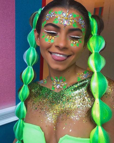 29 Festival Makeup Coachella Inspiration Edm Festival Makeup, Carnival Makeup Ideas, Makeup Coachella, Festival Makeup Looks, Neon Carnival, Coachella Makeup, Coachella Inspiration, Fantasy Fest, Carnival Makeup