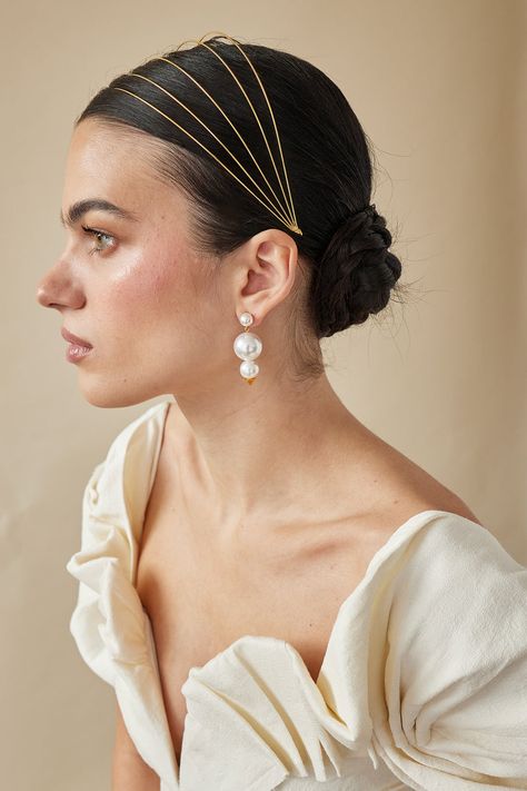 Elegant Wedding Headpiece, Bride Hair Accessories Headpieces, Glossier Headband, Aquarius Style, Fashion Photoshoot Editorial, Lelet Ny, Cool Bride, My New Haircut, Photoshoot Editorial