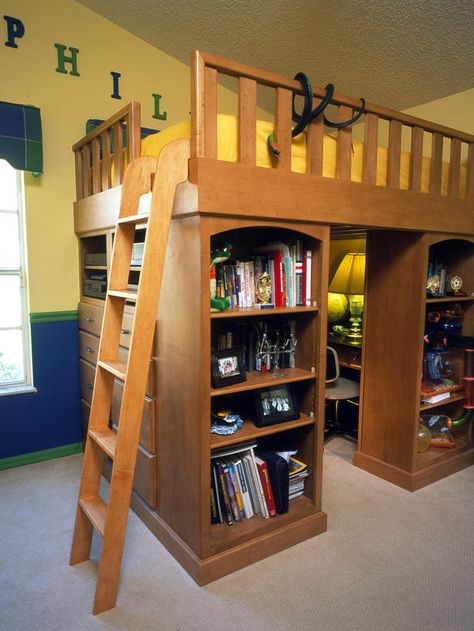 This is in a 10x10 bedroom! I wonder if the hubs could do it with a full sized bed for the girls?!? Kids Room Storage Solutions, A Loft Bed, Small Kids Room, Kids Loft, Murphy Bed Plans, Apartment Decoration, Storage Kids Room, Dekorasi Kamar Tidur, Kids Bunk Beds